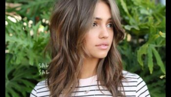 Στρώματα με υφή: Αγκαλιασμένη διάσταση στα μεσαίου μήκους μαλλιά σας